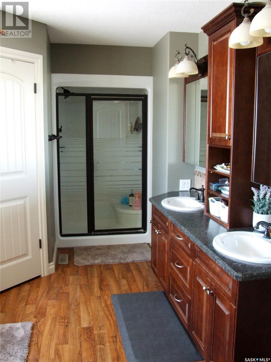 












Noble Acreage

,
Leader,




Saskatchewan
S0N1H0

