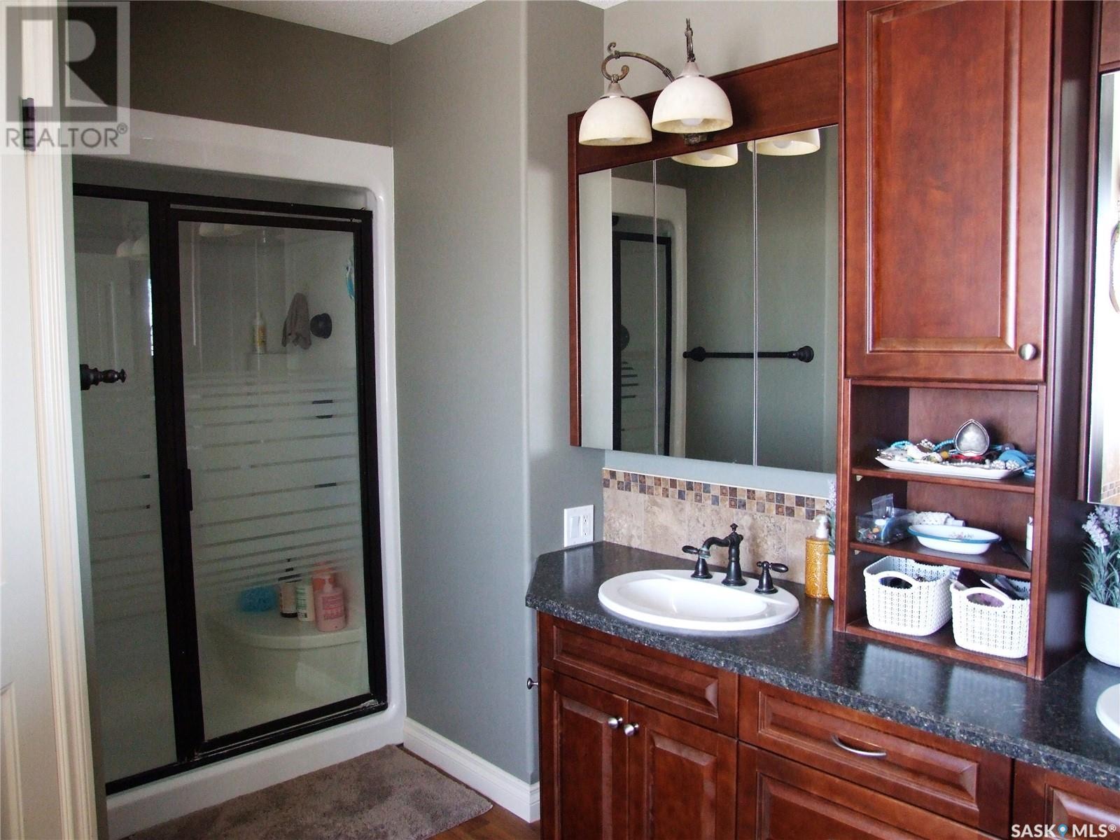












Noble Acreage

,
Leader,




Saskatchewan
S0N1H0


