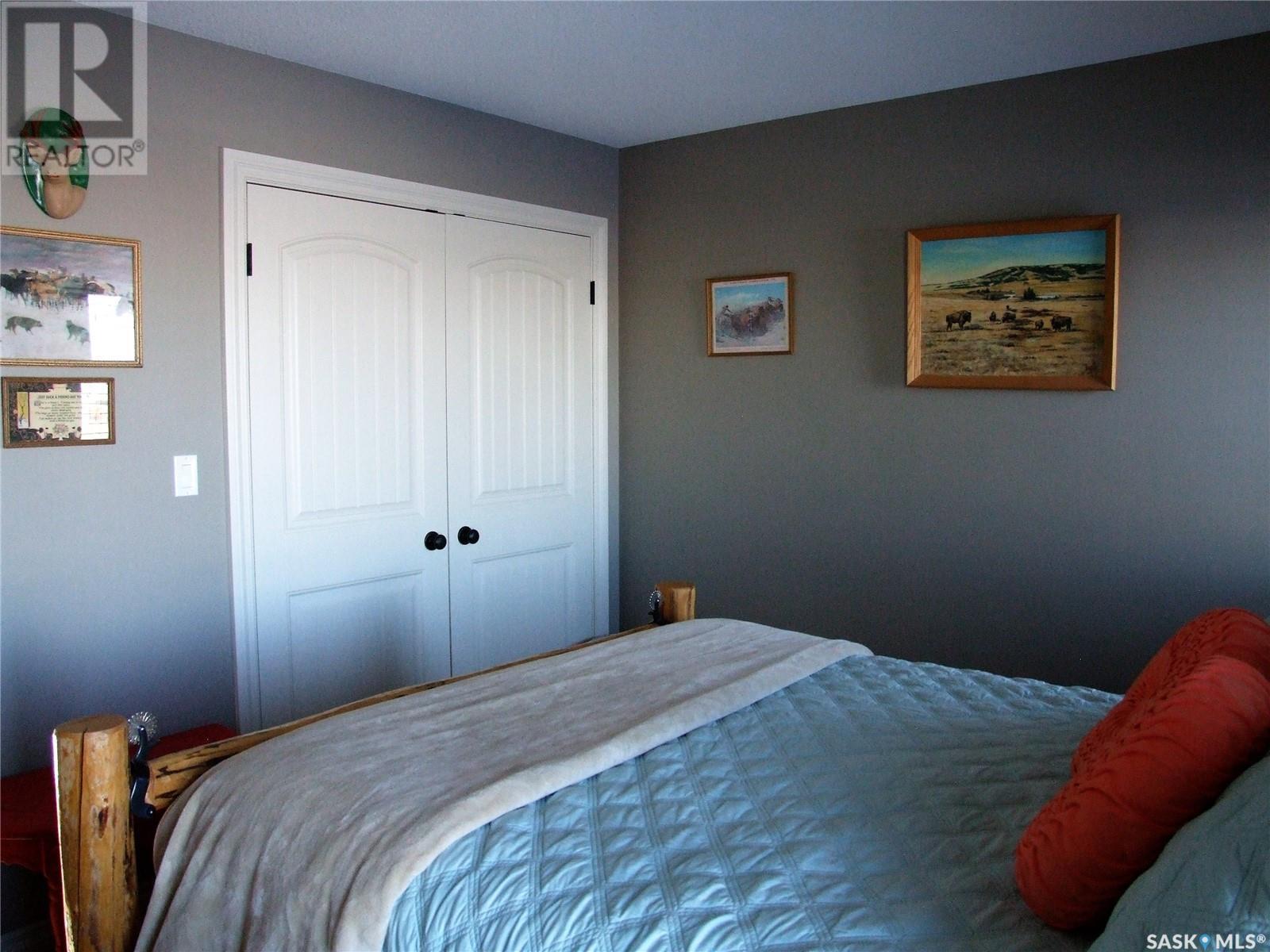 












Noble Acreage

,
Leader,




Saskatchewan
S0N1H0

