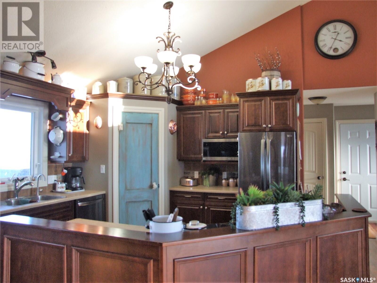 












Noble Acreage

,
Leader,




Saskatchewan
S0N1H0

