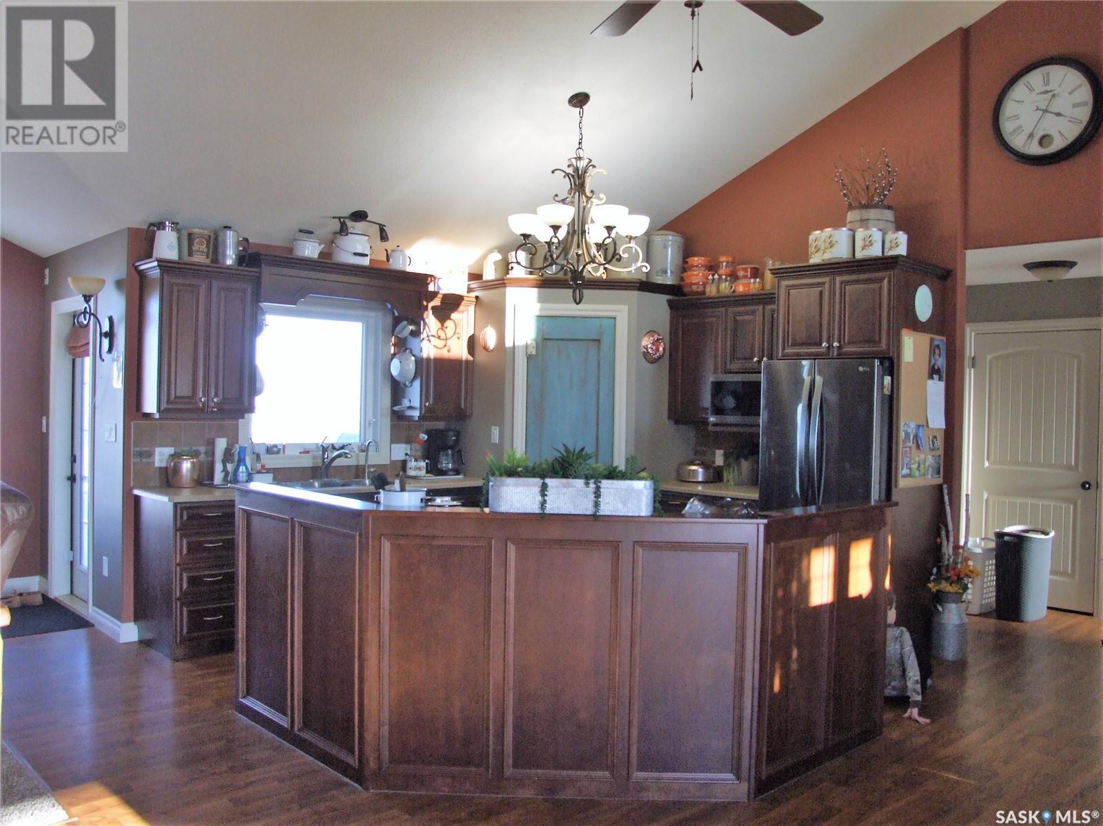 












Noble Acreage

,
Leader,




Saskatchewan
S0N1H0

