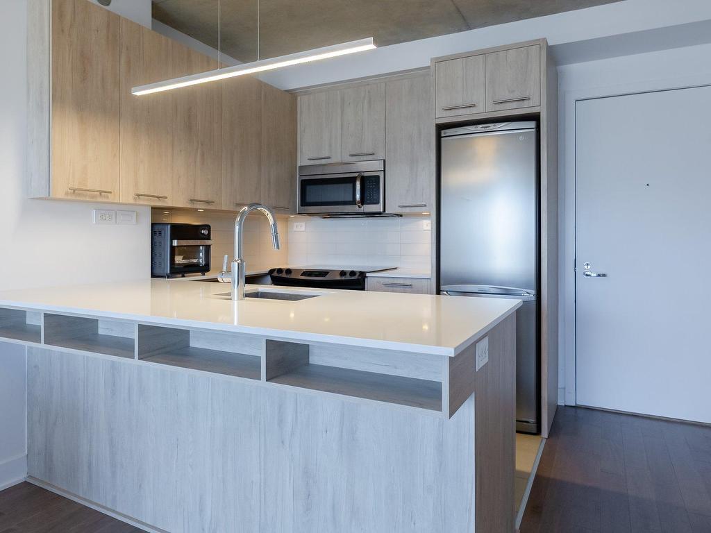 









1414


Rue Chomedey

, 1648,
Montréal (Ville-Marie),




QC
H3H0A2

