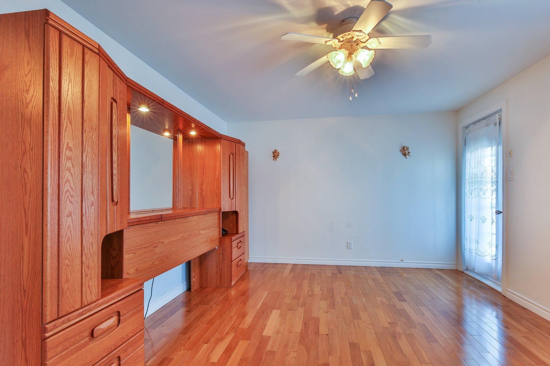 









1017


Rue Douglas

,
Saint-Jean-sur-Richelieu,




QC
J3A2A9

