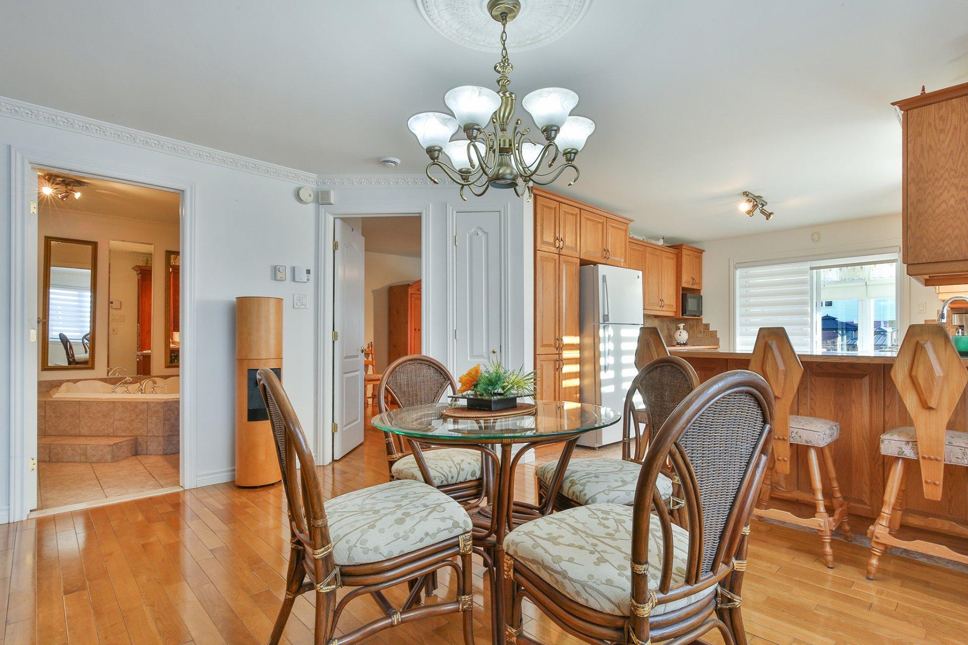 









1017


Rue Douglas

,
Saint-Jean-sur-Richelieu,




QC
J3A2A9

