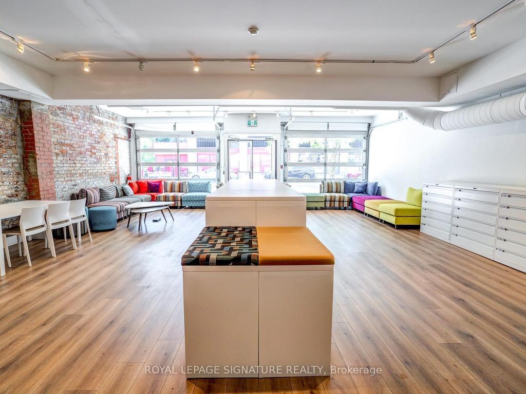 









926


King

Street West, Main,
Toronto,




ON
M5V 1P5

