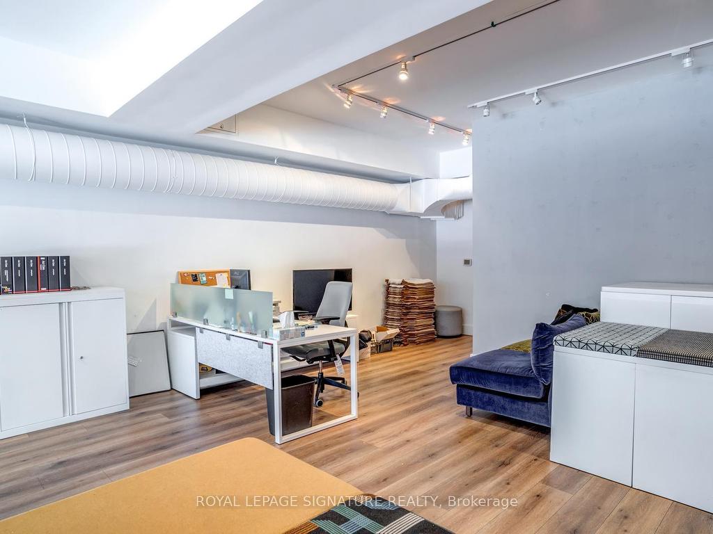 









926


King

Street West, Main,
Toronto,




ON
M5V 1P5


