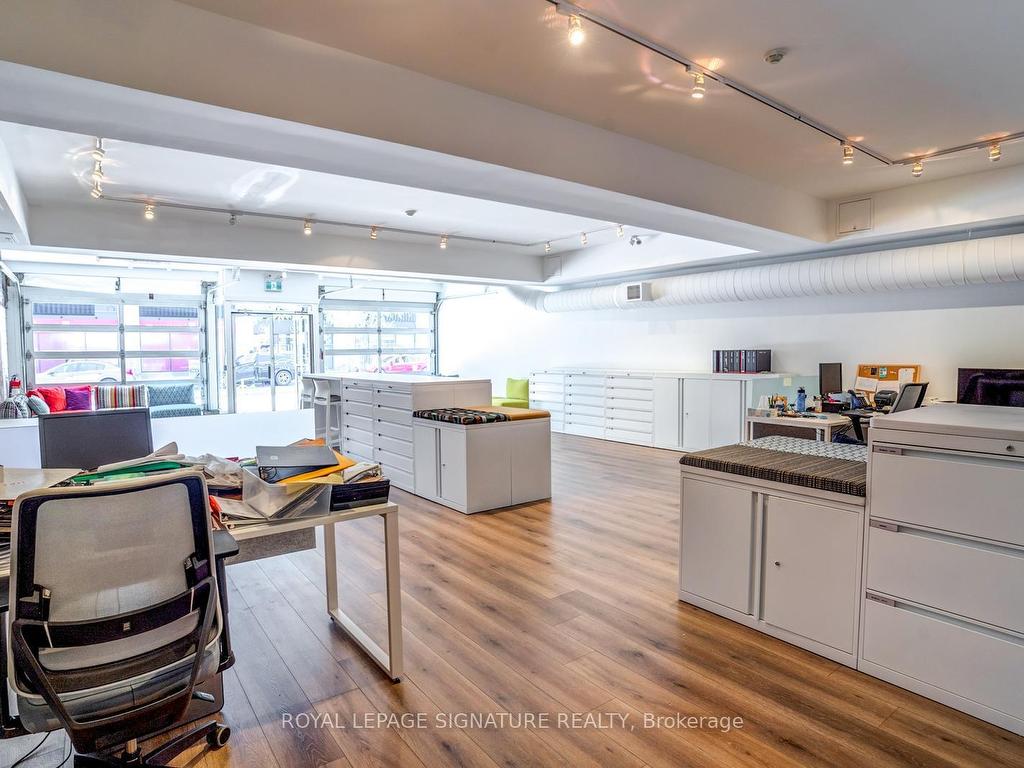 









926


King

Street West, Main,
Toronto,




ON
M5V 1P5

