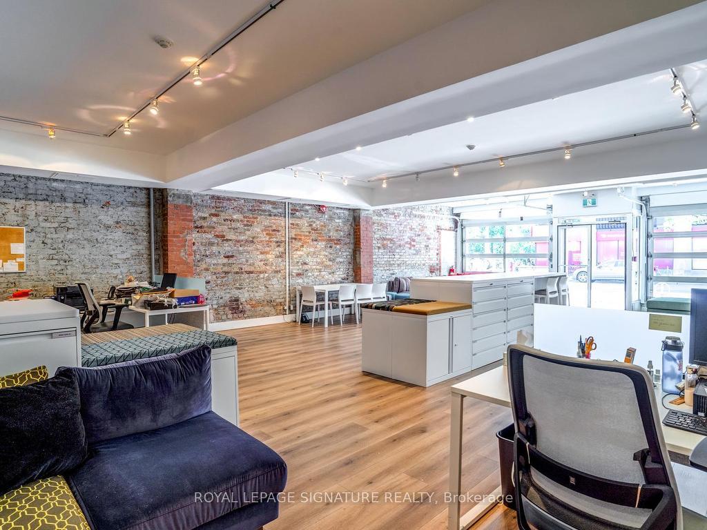 









926


King

Street West, Main,
Toronto,




ON
M5V 1P5

