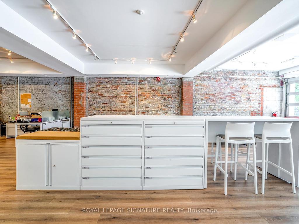 









926


King

Street West, Main,
Toronto,




ON
M5V 1P5

