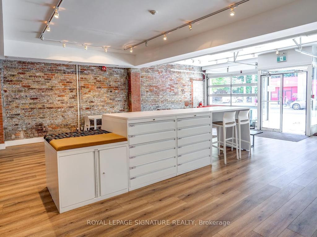 









926


King

Street West, Main,
Toronto,




ON
M5V 1P5

