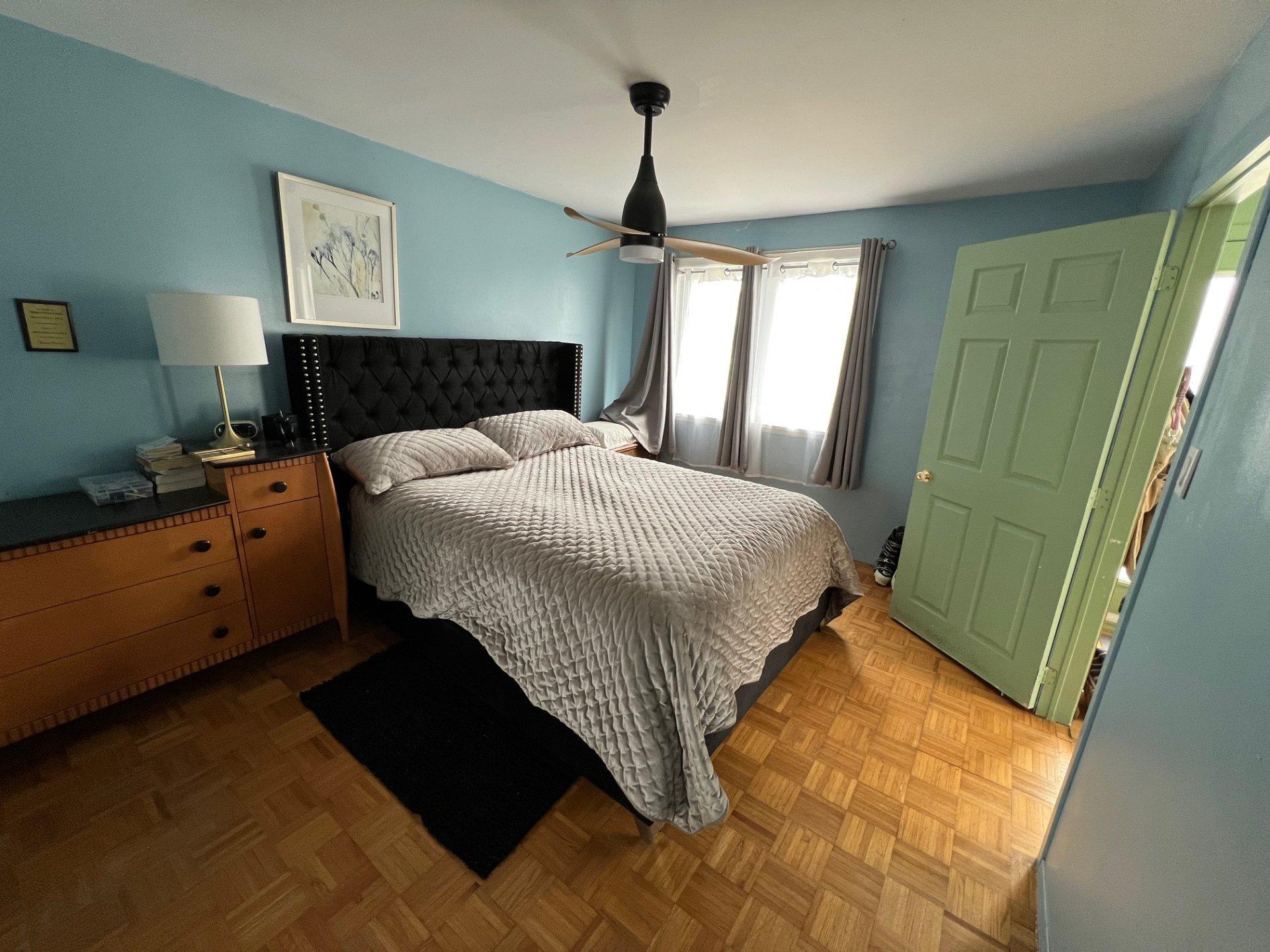 









4490


55e Avenue

,
Laval (Laval-Ouest),




QC
H7R4C9

