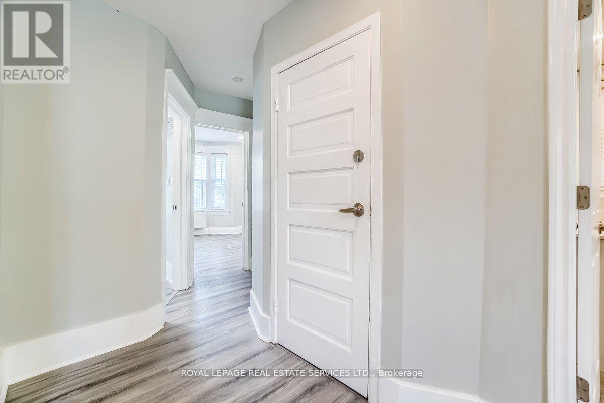 












31 TYNDALL AVENUE

,
Toronto,




Ontario
M6K2E9

