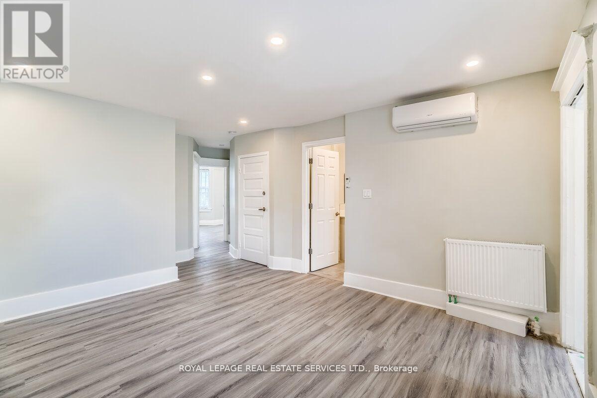 












31 TYNDALL AVENUE

,
Toronto,




Ontario
M6K2E9

