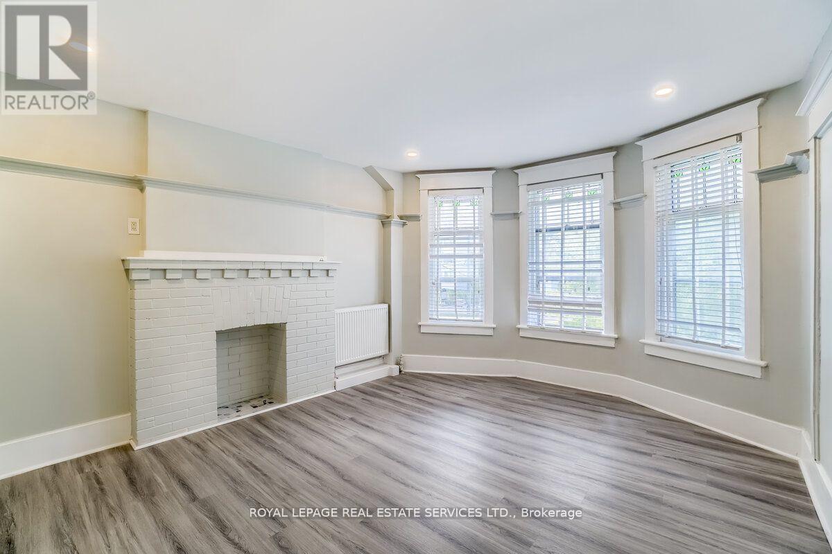 












31 TYNDALL AVENUE

,
Toronto,




Ontario
M6K2E9

