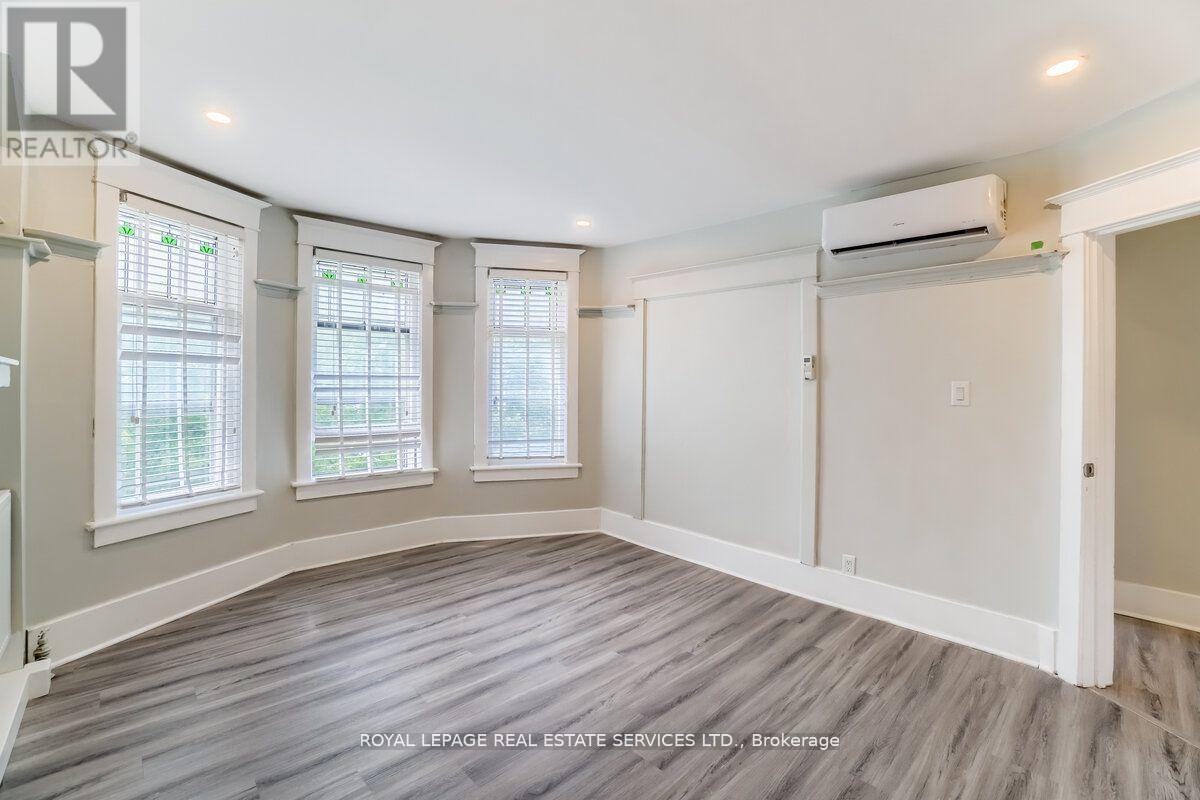 












31 TYNDALL AVENUE

,
Toronto,




Ontario
M6K2E9

