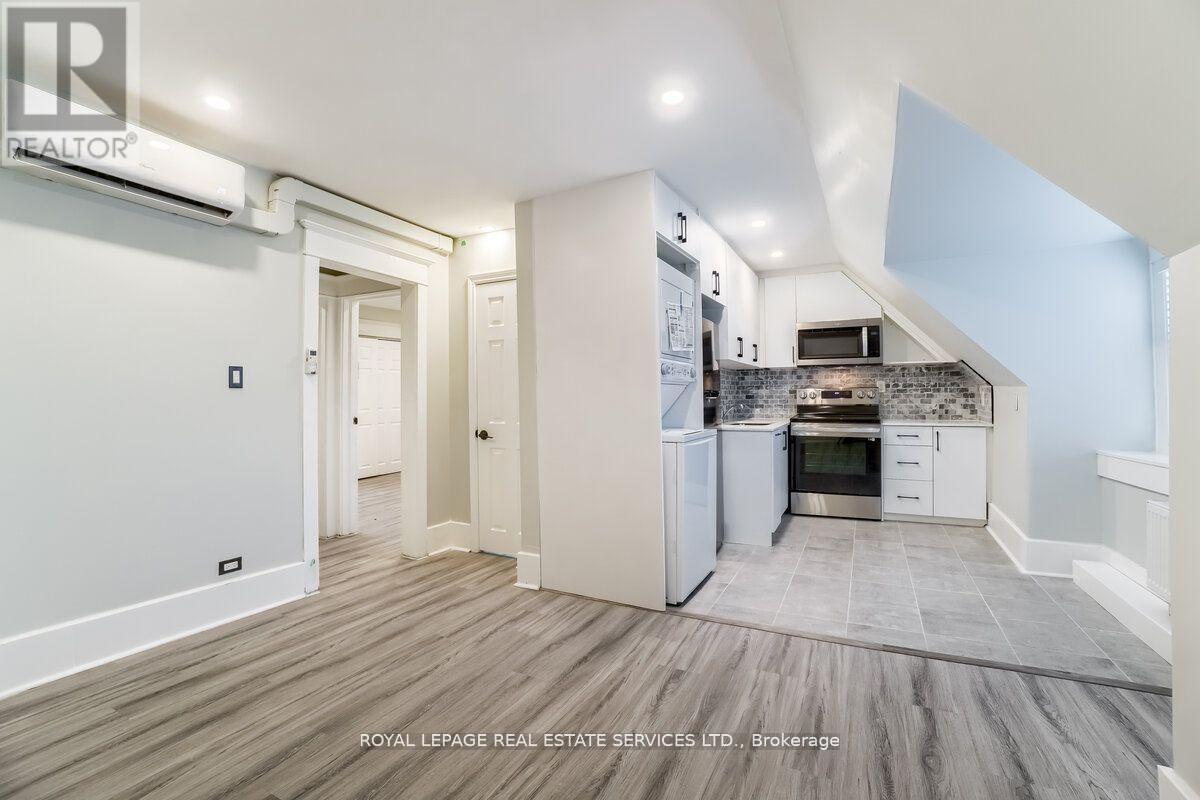 












31 TYNDALL AVENUE

,
Toronto,




Ontario
M6K2E9

