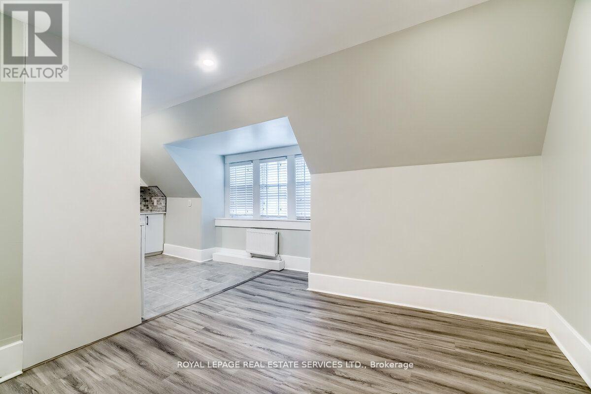 












31 TYNDALL AVENUE

,
Toronto,




Ontario
M6K2E9


