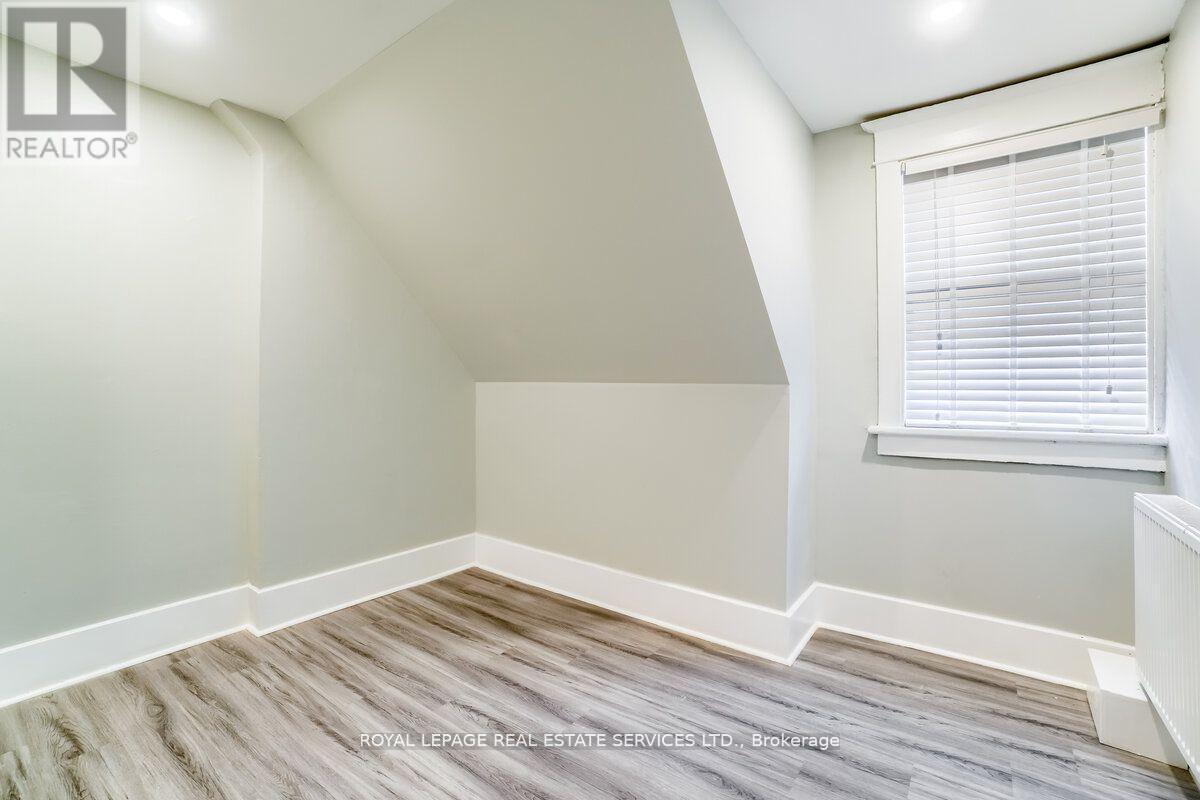 












31 TYNDALL AVENUE

,
Toronto,




Ontario
M6K2E9

