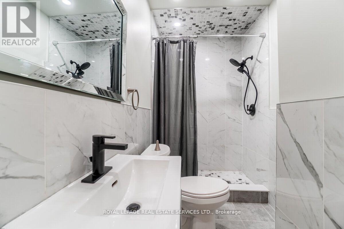 












31 TYNDALL AVENUE

,
Toronto,




Ontario
M6K2E9

