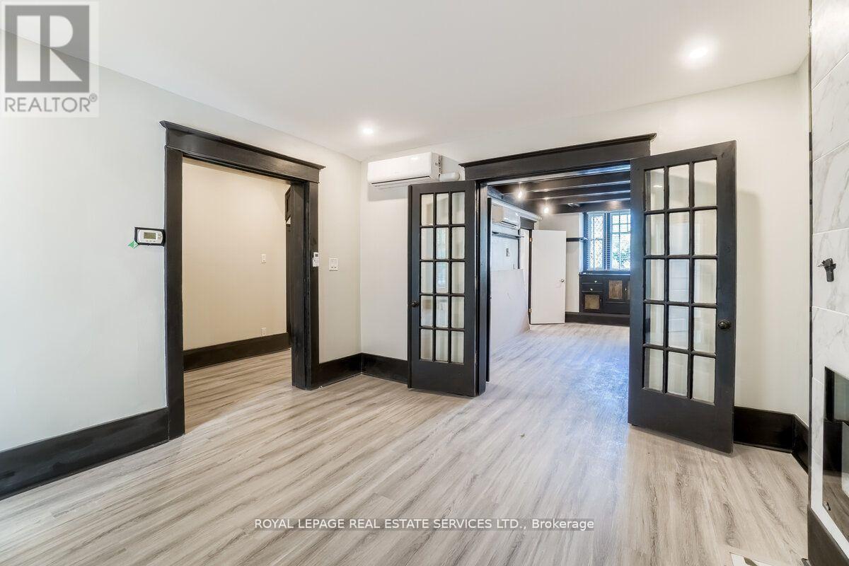 












31 TYNDALL AVENUE

,
Toronto,




Ontario
M6K2E9

