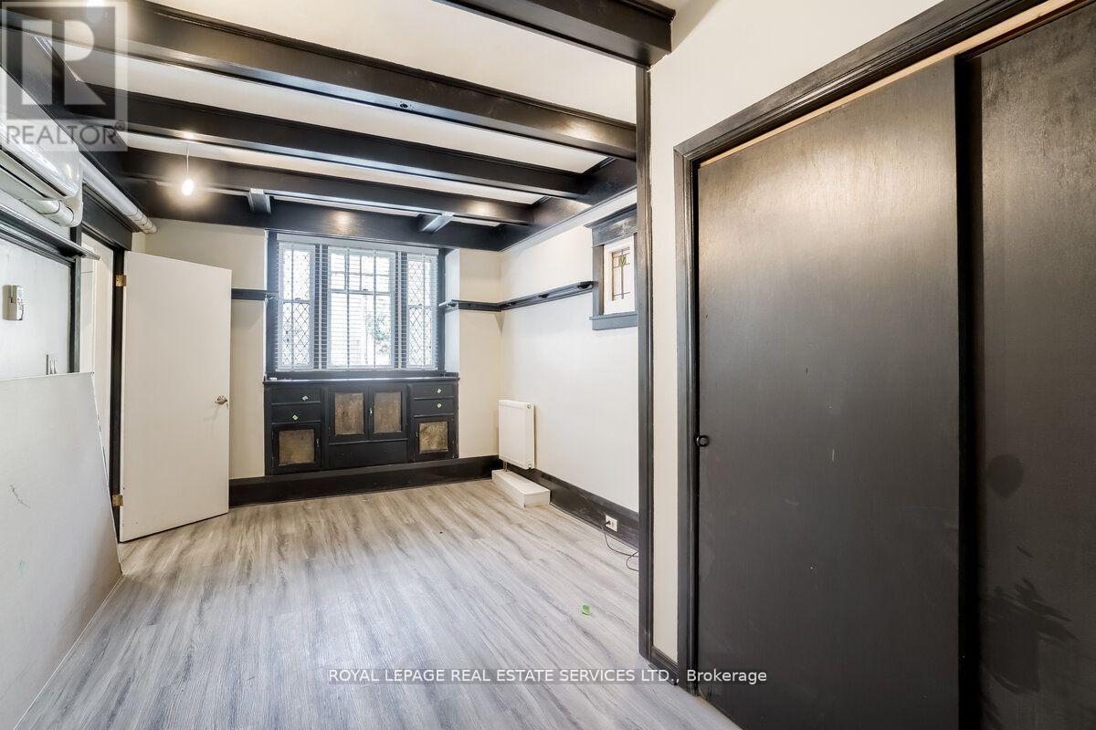 












31 TYNDALL AVENUE

,
Toronto,




Ontario
M6K2E9

