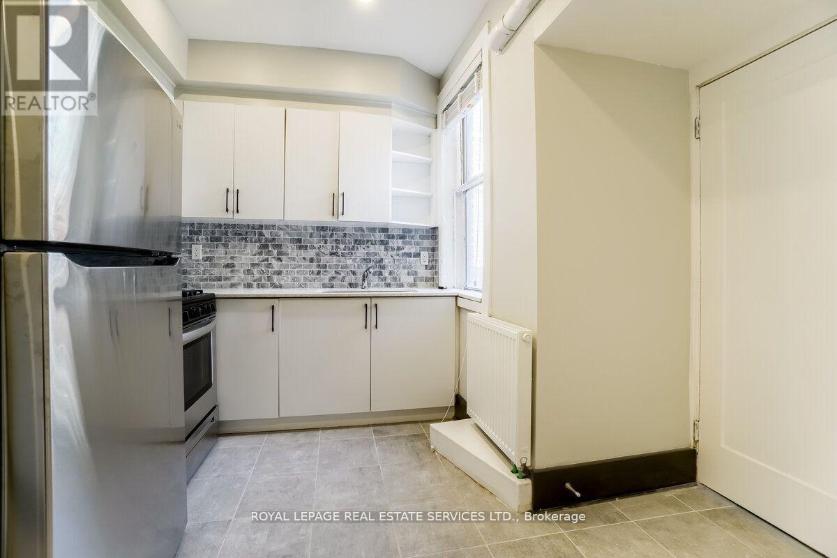 












31 TYNDALL AVENUE

,
Toronto,




Ontario
M6K2E9


