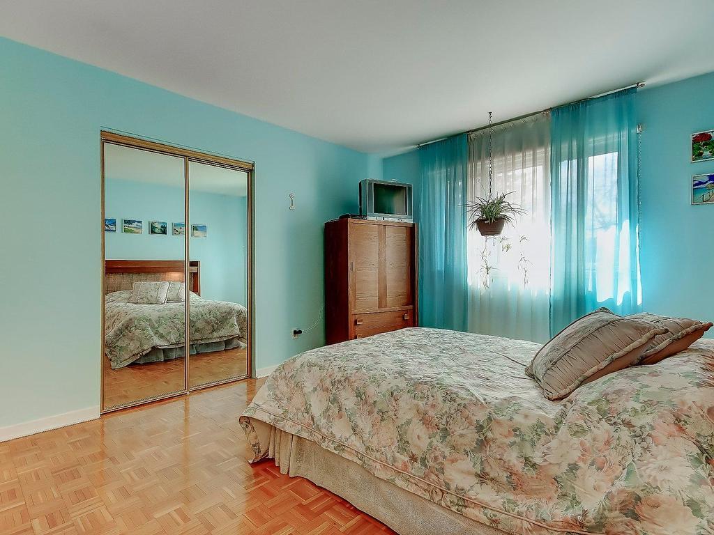 









78


Rue Juliette-Béliveau

,
Saint-Bruno-de-Montarville,




QC
J3V5T5

