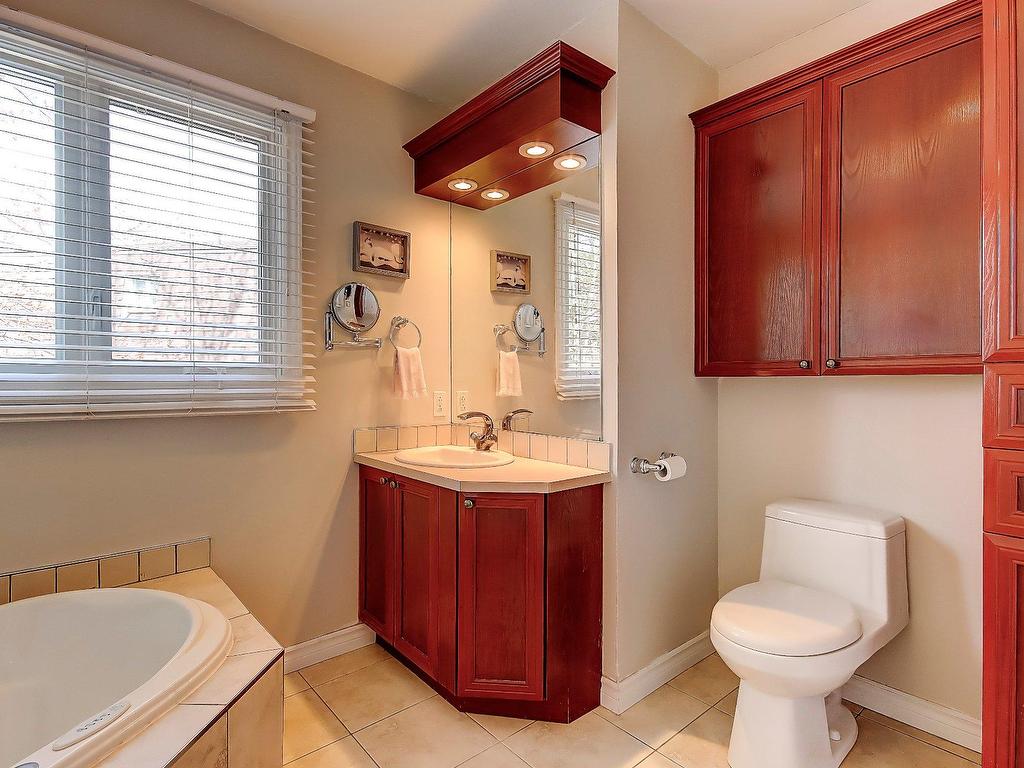 









78


Rue Juliette-Béliveau

,
Saint-Bruno-de-Montarville,




QC
J3V5T5

