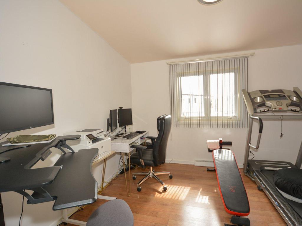 









6330


Rue Fiset

,
Montréal (Montréal-Nord),




QC
H1G2B2

