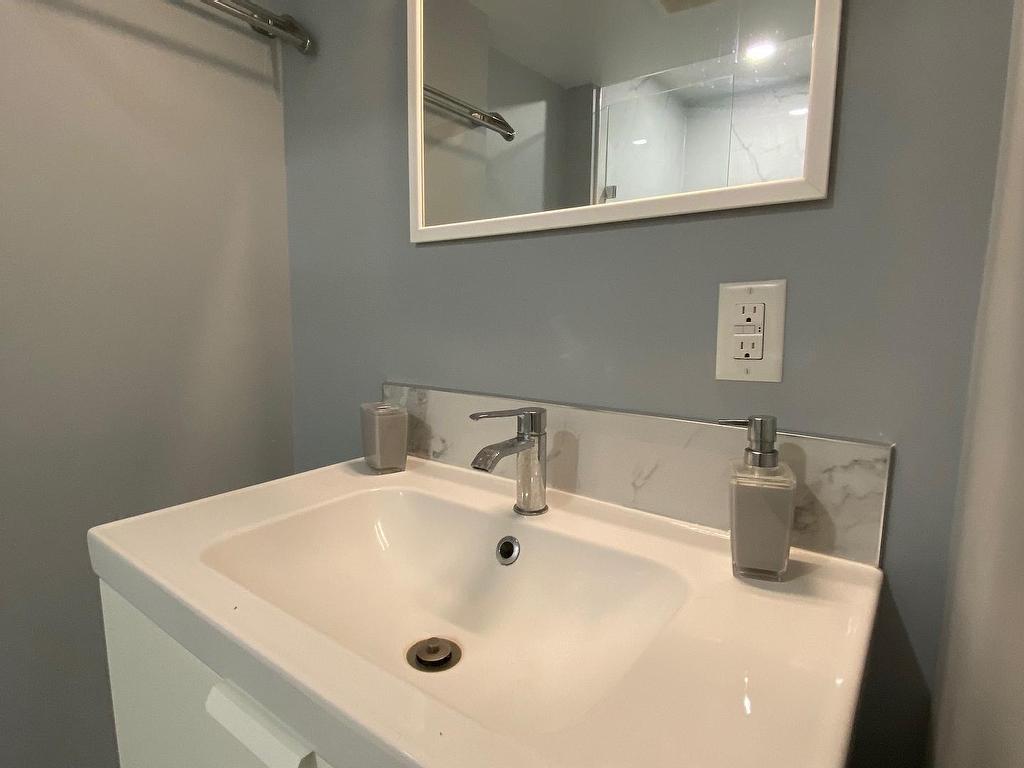 









4268


Greybrook

Crescent, Bsmt,
Mississauga,




ON
L4W 3G7

