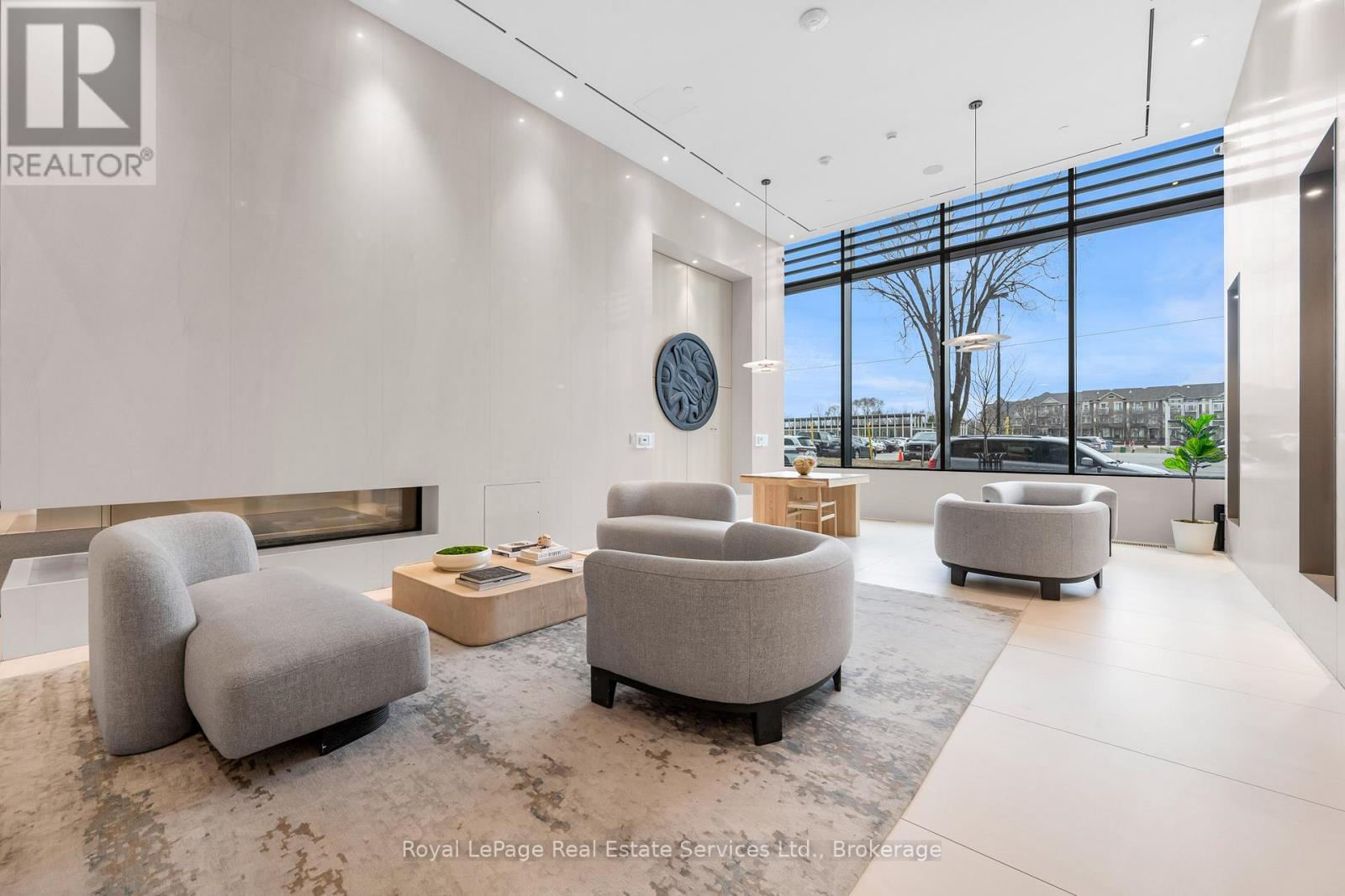 












1104 - 28 ANN STREET

,
Mississauga (Port Credit),




Ontario
L5G0E1

