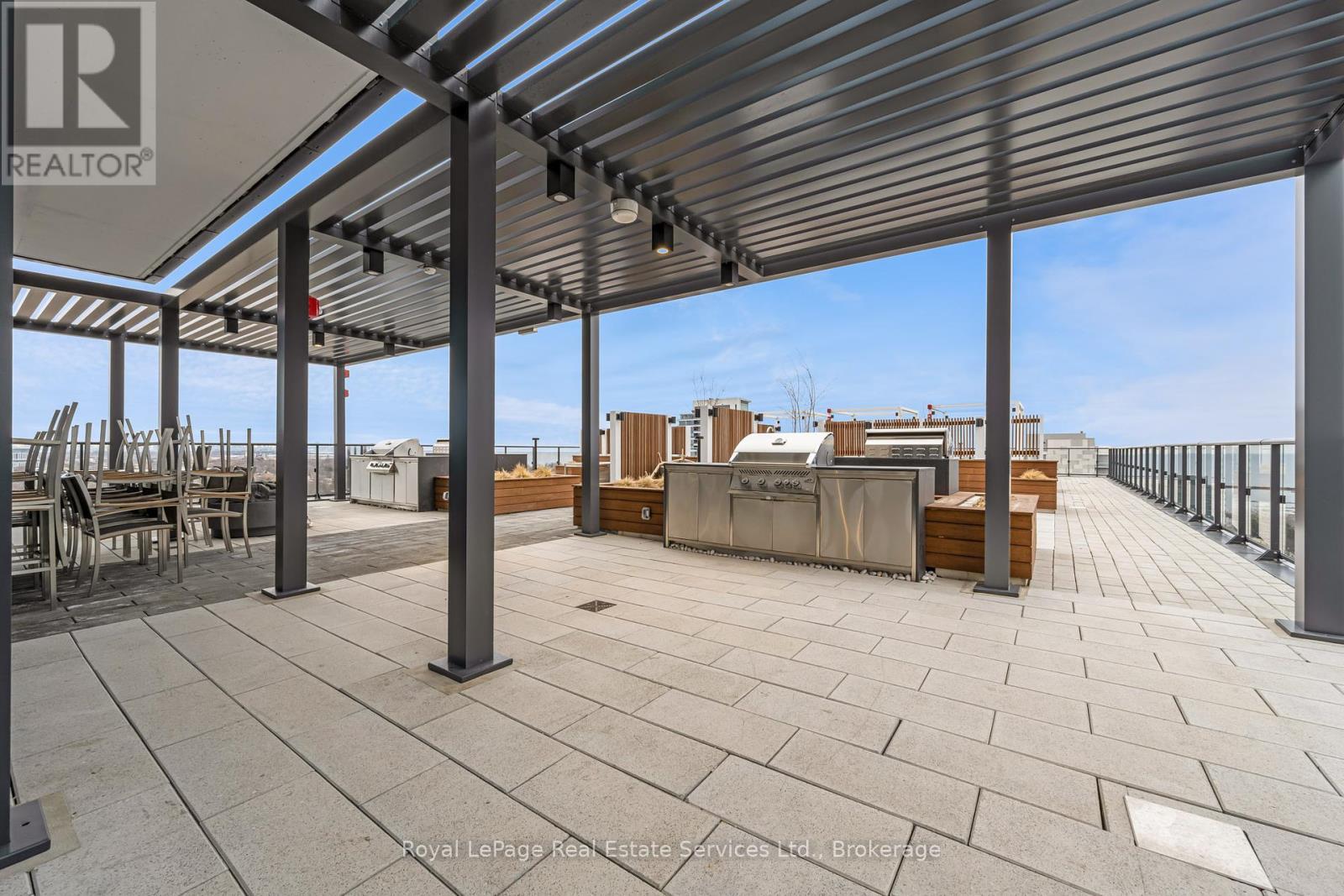 












1104 - 28 ANN STREET

,
Mississauga (Port Credit),




Ontario
L5G0E1

