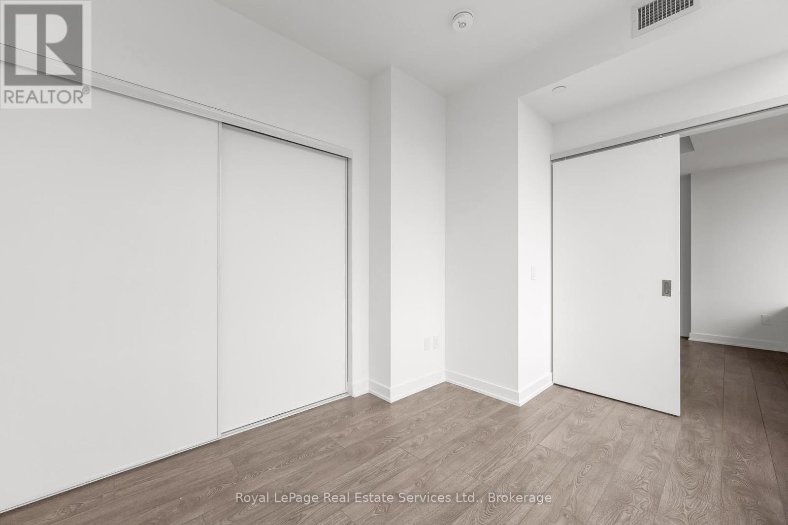 












720 - 28 ANN STREET

,
Mississauga (Port Credit),




Ontario
L5G0E1

