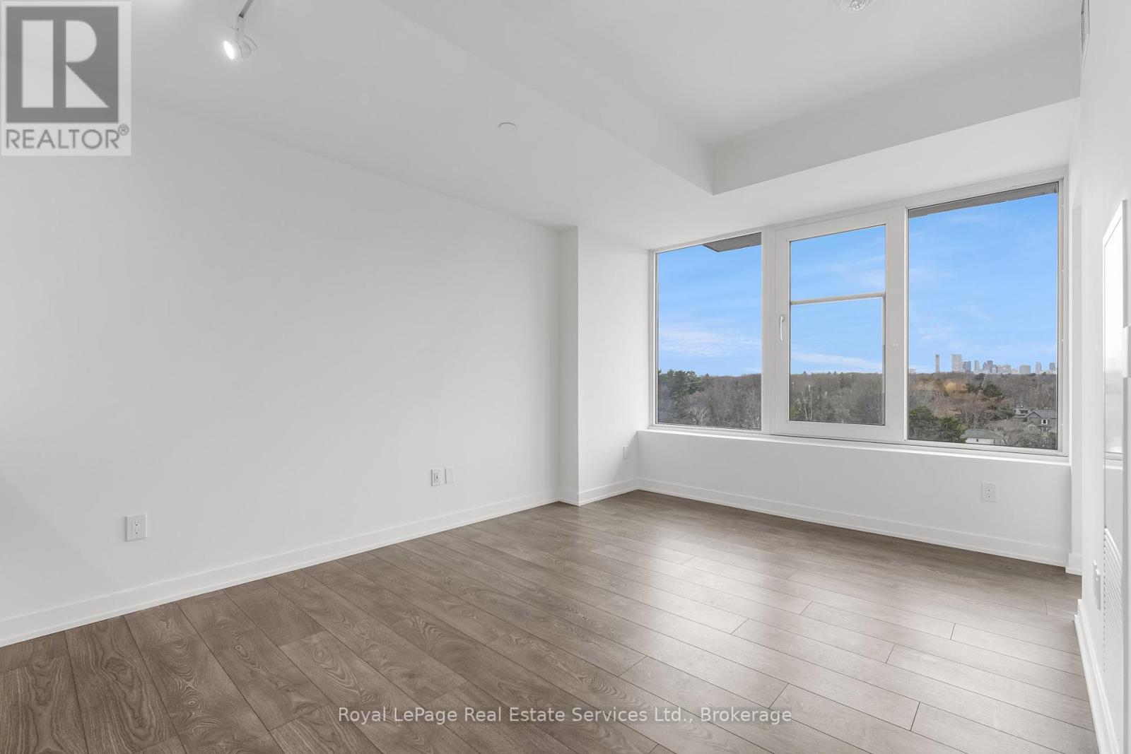 












720 - 28 ANN STREET

,
Mississauga (Port Credit),




Ontario
L5G0E1

