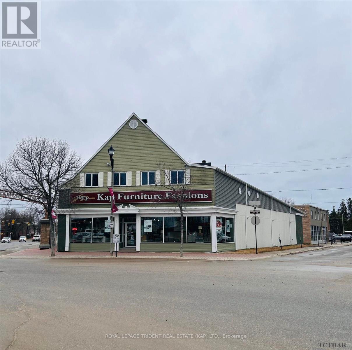 












26 CIRCLE STREET

,
Kapuskasing,




Ontario
P5N1T6

