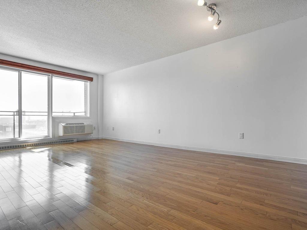 









1280


Rue St-Jacques

, 1303,
Montréal (Ville-Marie),




QC
H3C0G1

