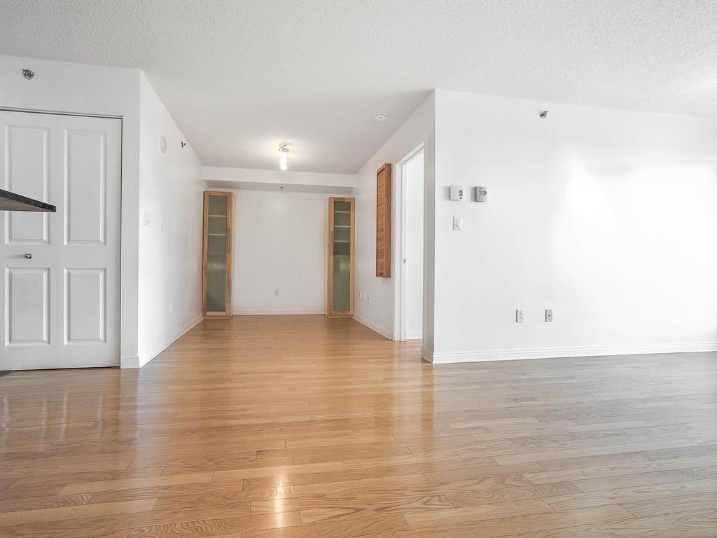 









1280


Rue St-Jacques

, 1303,
Montréal (Ville-Marie),




QC
H3C0G1

