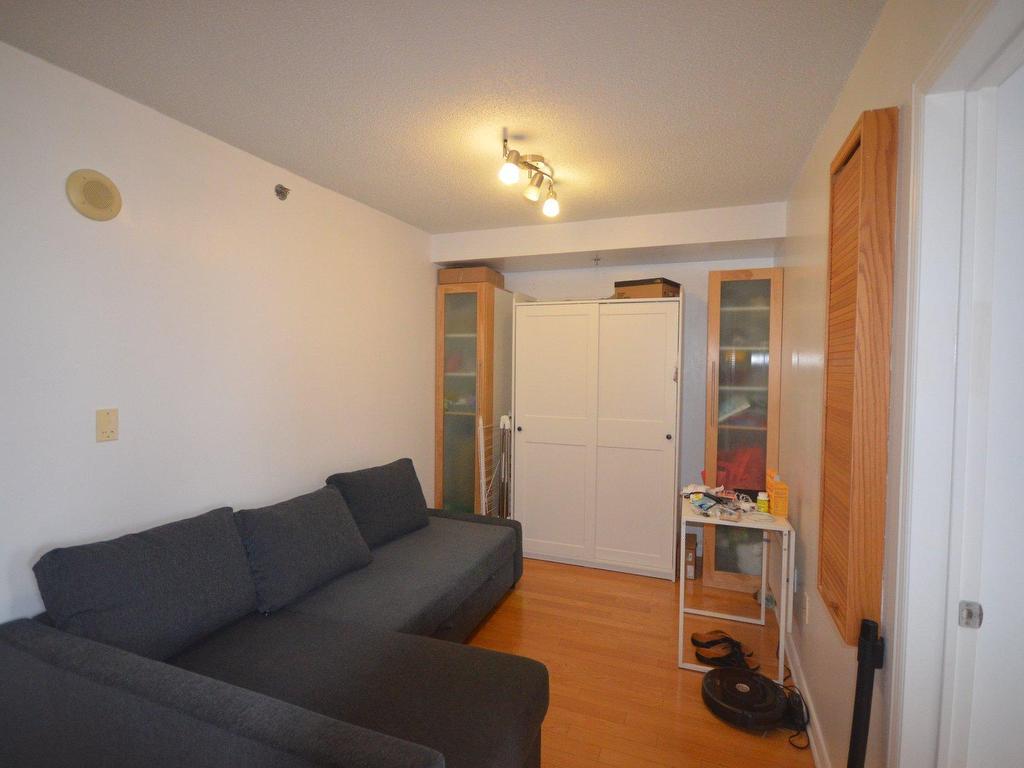 









1280


Rue St-Jacques

, 1303,
Montréal (Ville-Marie),




QC
H3C0G1

