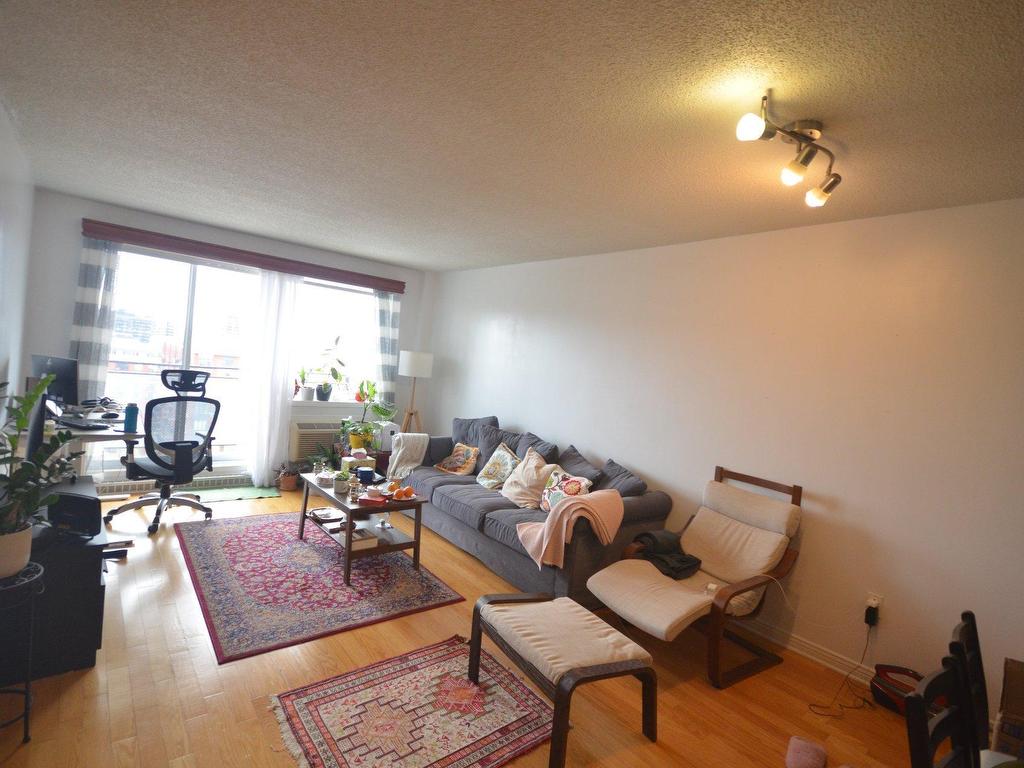 









1280


Rue St-Jacques

, 1303,
Montréal (Ville-Marie),




QC
H3C0G1

