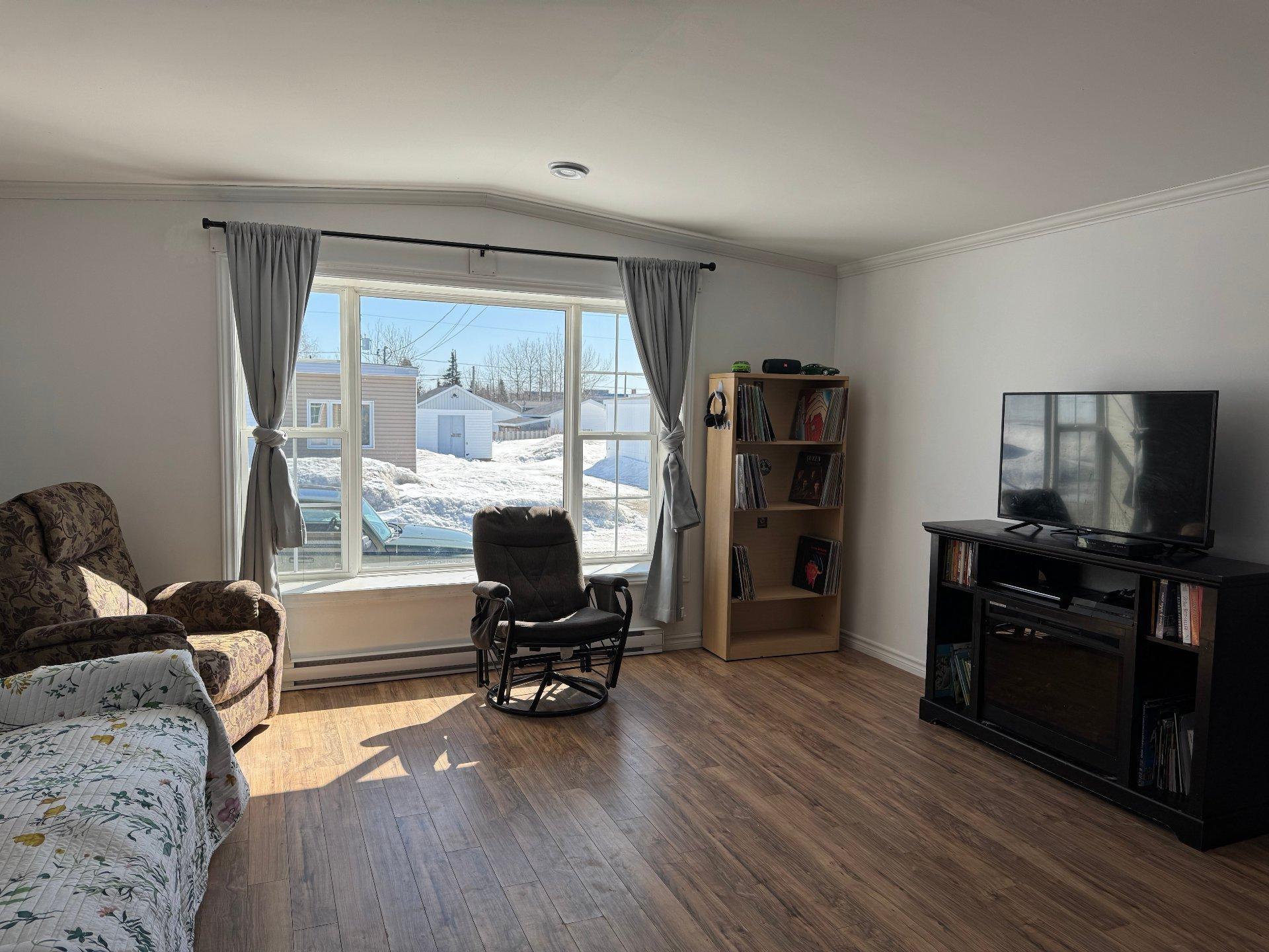 









53


Rue Dominique

,
Port-Cartier,




QC
G5B1A4

