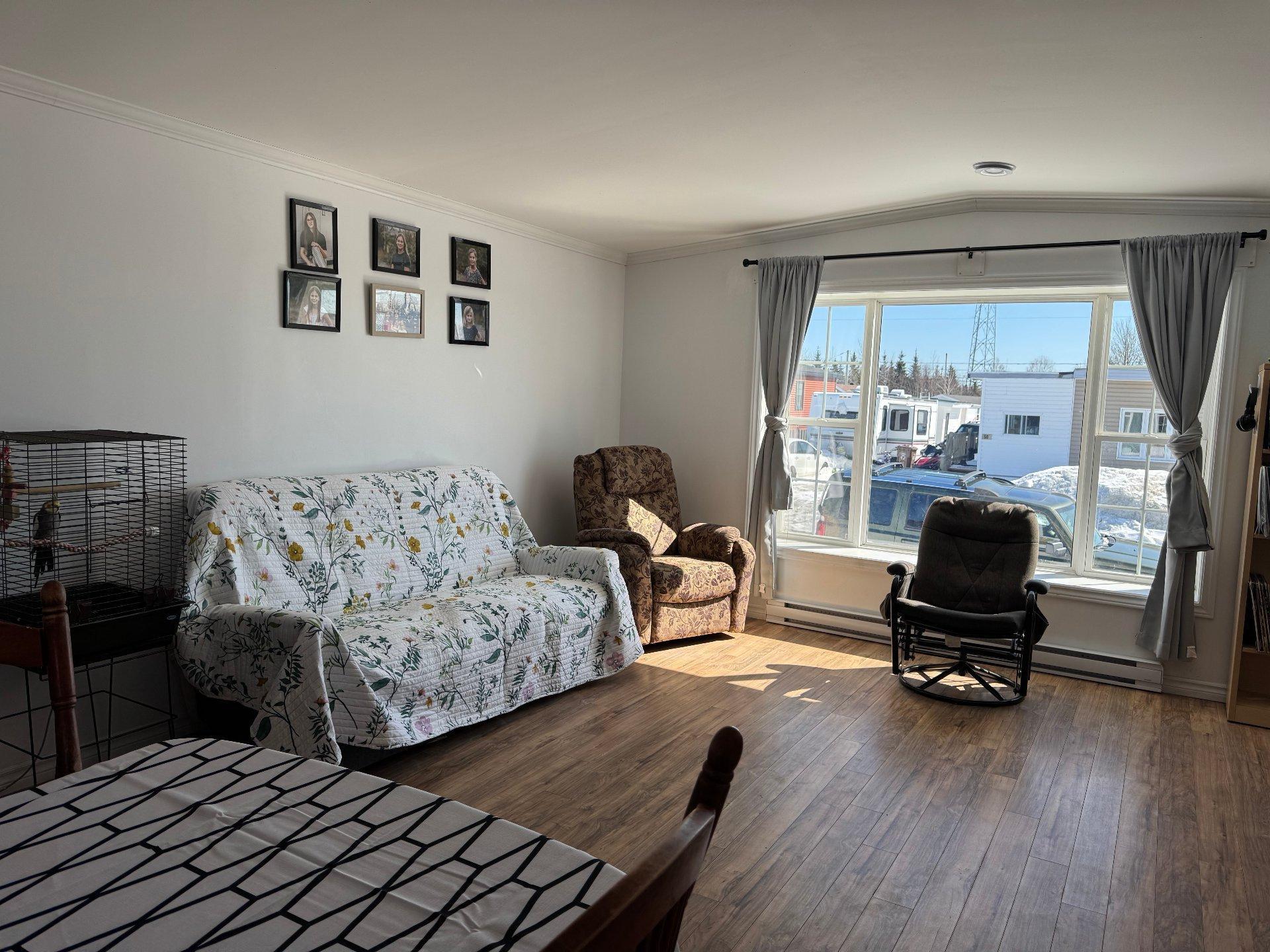 









53


Rue Dominique

,
Port-Cartier,




QC
G5B1A4

