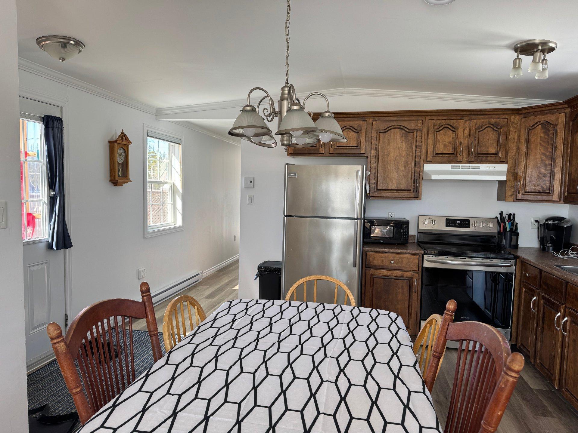 









53


Rue Dominique

,
Port-Cartier,




QC
G5B1A4

