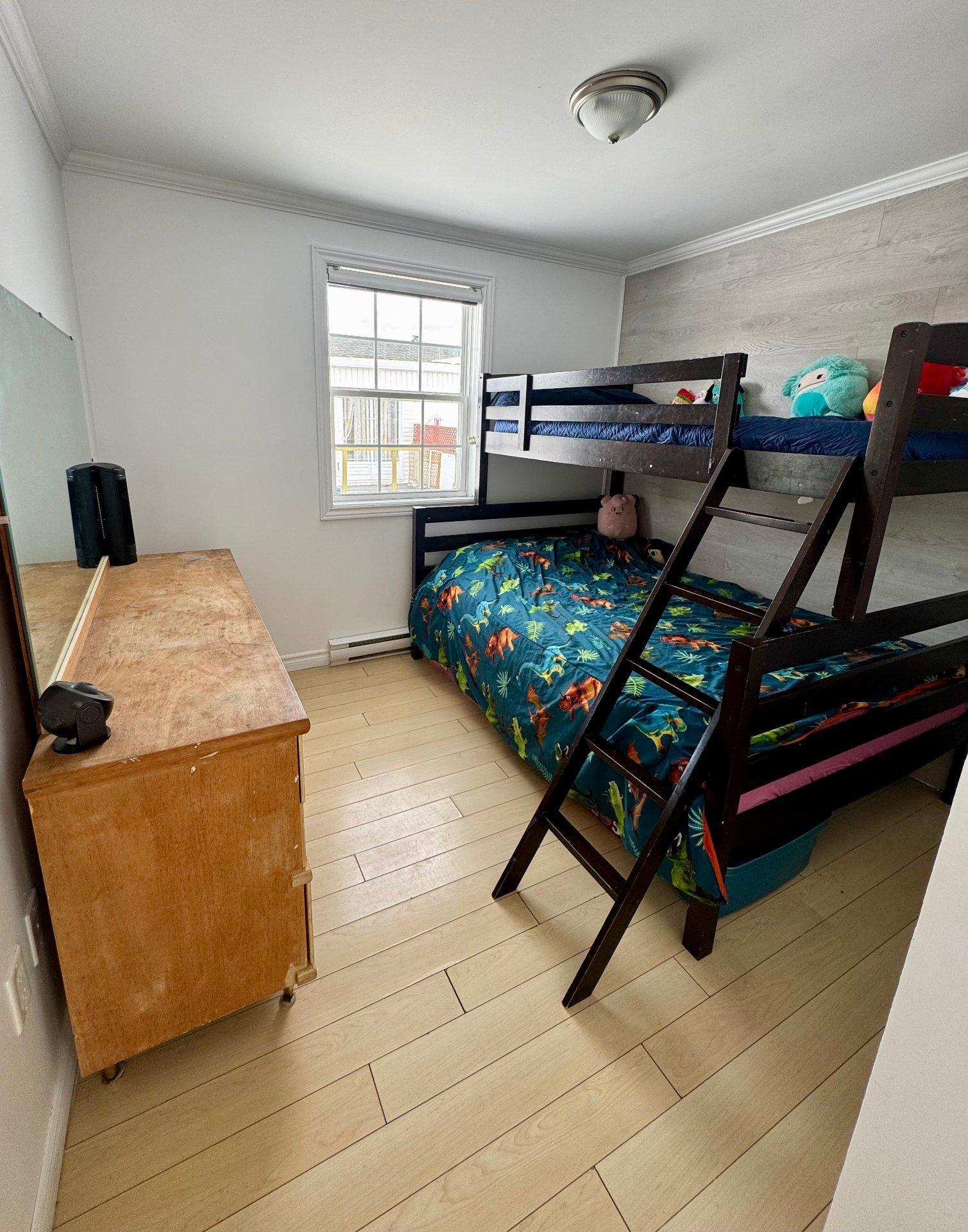 









53


Rue Dominique

,
Port-Cartier,




QC
G5B1A4

