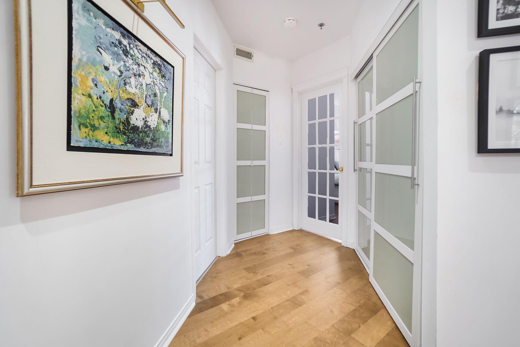 









275


Rue Upper Edison

, 105,
Saint-Lambert,




QC
J4R2W1

