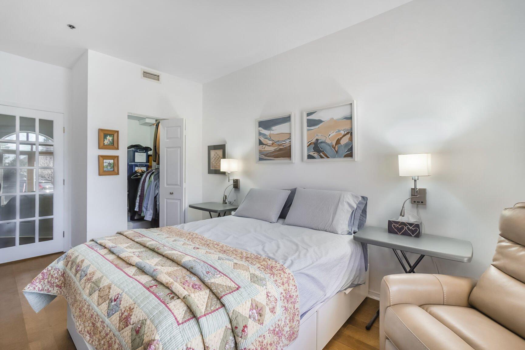









275


Rue Upper Edison

, 105,
Saint-Lambert,




QC
J4R2W1

