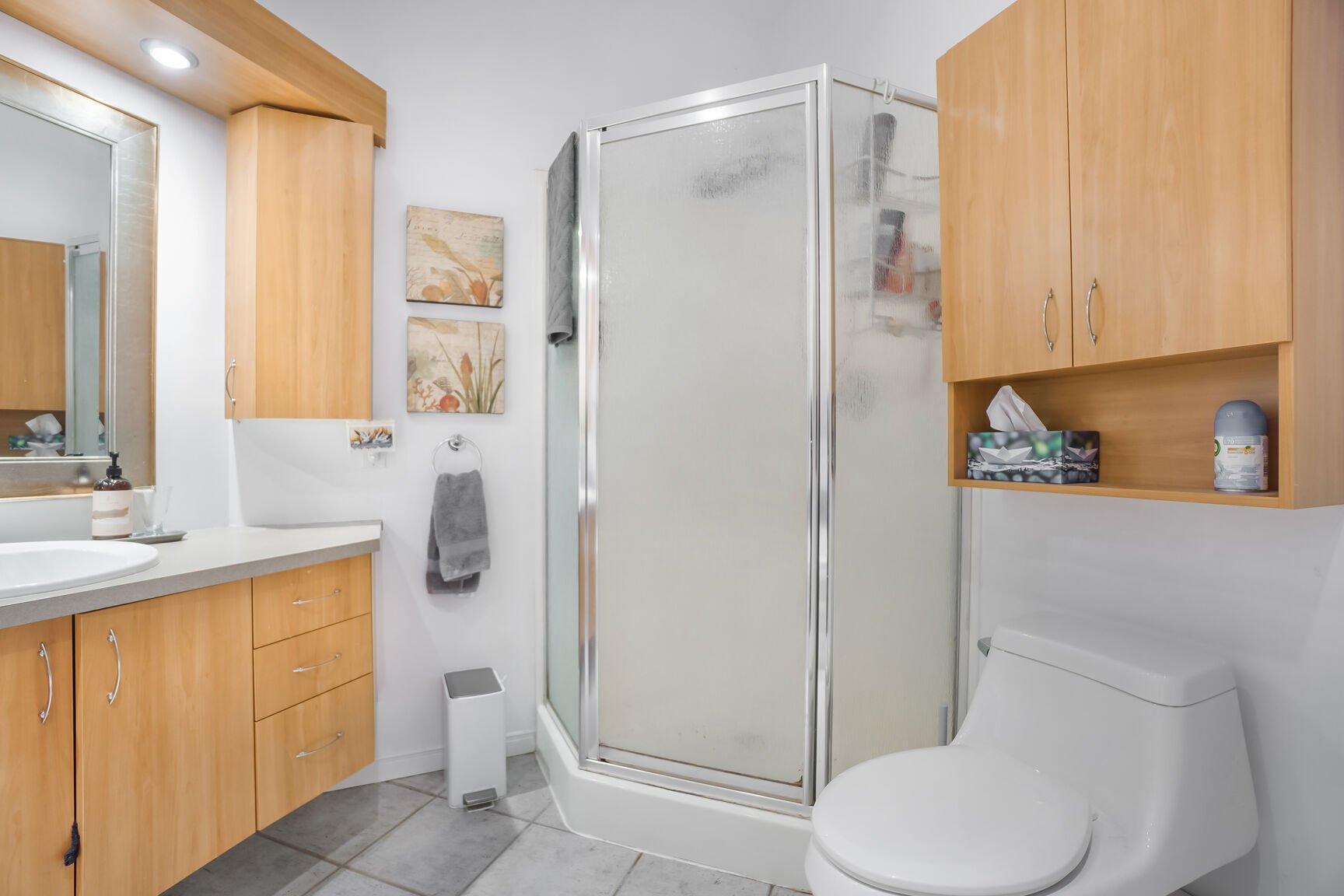 









275


Rue Upper Edison

, 105,
Saint-Lambert,




QC
J4R2W1

