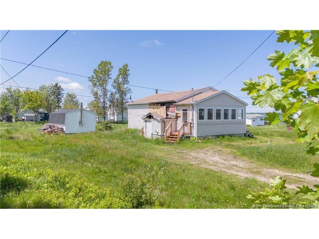 









18


rue Pinet

ST,
Caraquet,







NB
E1W 1A1

