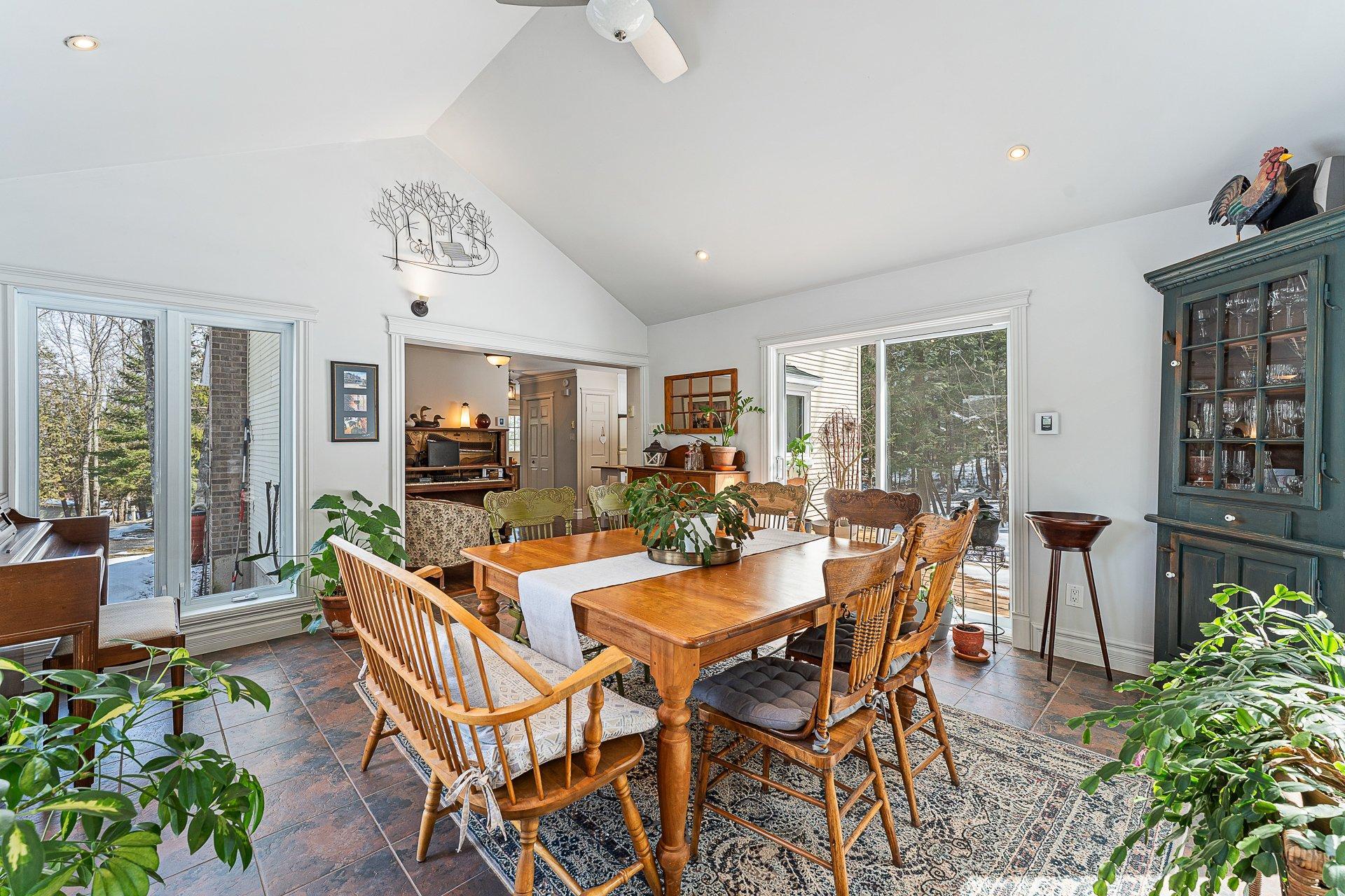 









257


Ch. de Bondville

,
Lac-Brome,




QC
J0E1V0

