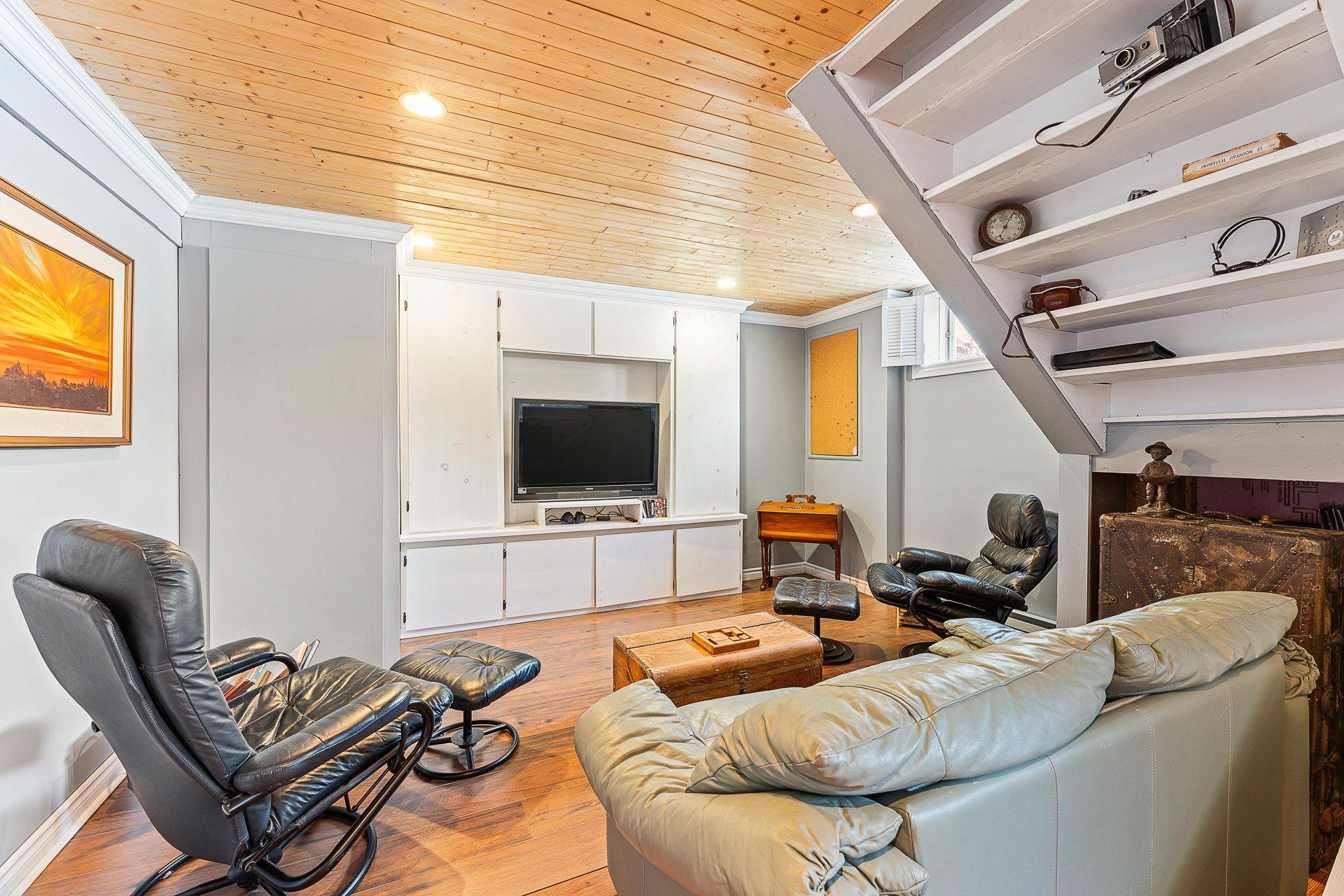 









257


Ch. de Bondville

,
Lac-Brome,




QC
J0E1V0

