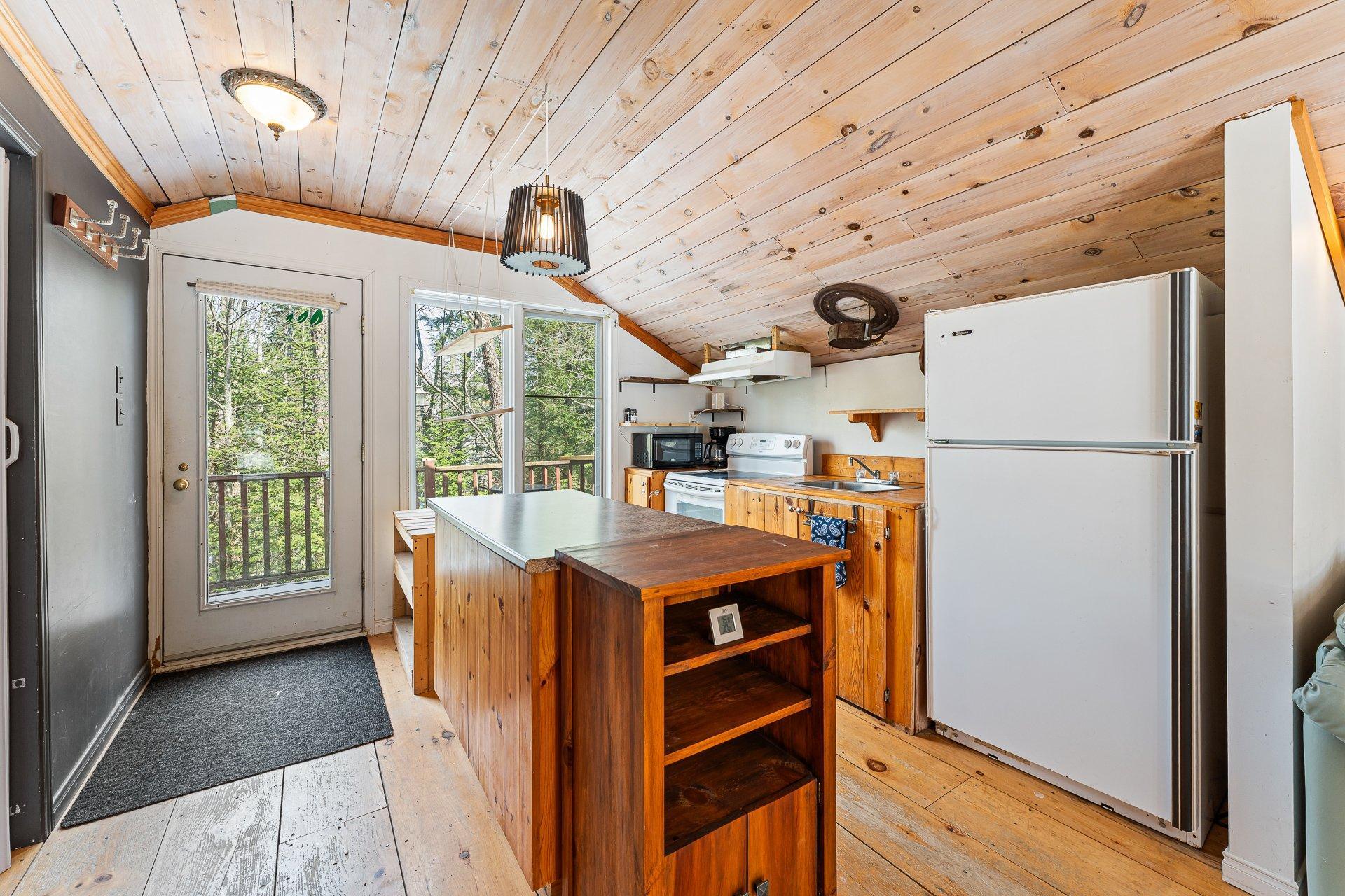 









257


Ch. de Bondville

,
Lac-Brome,




QC
J0E1V0

